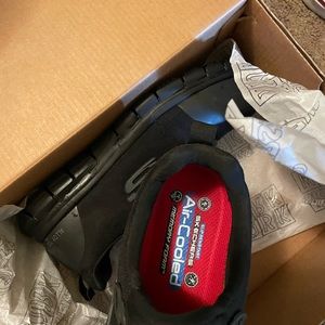 Skechers steel toes shoes never worn